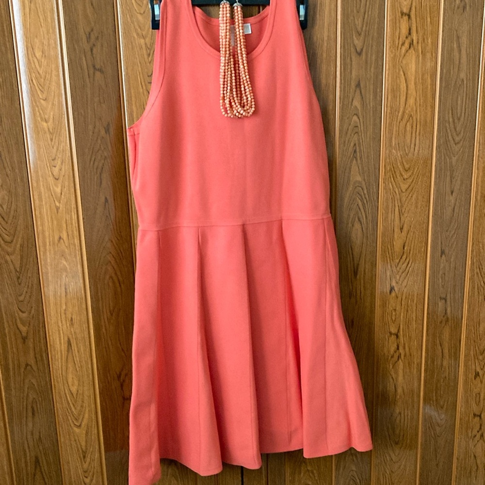 NWOT Michael Kors Women’s Dress Size XL Gorgeous Sleeveless Grew Neckline